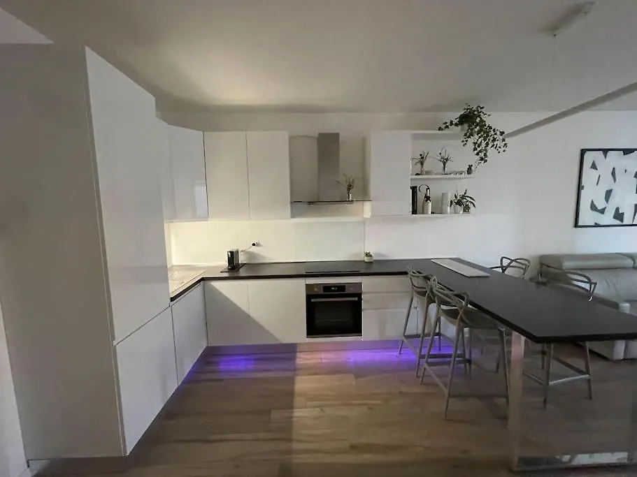 Palm Beach Appartment 80 Mt Dal Mare E Comodo Per Venezia Lido di Jesolo Apartment