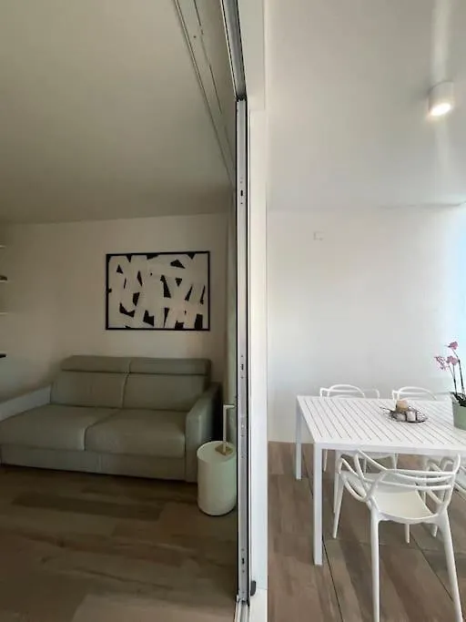 Palm Beach Appartment 80 Mt Dal Mare E Comodo Per Venezia Lido di Jesolo