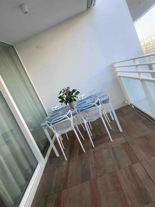 Apartment Palm Beach Appartment 80 Mt Dal Mare E Comodo Per Venezia Lido di Jesolo