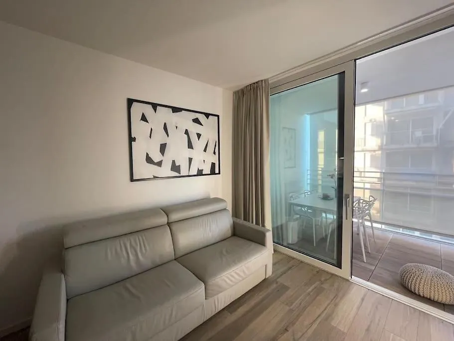 Palm Beach Appartment 80 Mt Dal Mare E Comodo Per Venezia Lido di Jesolo 0*,  Italy