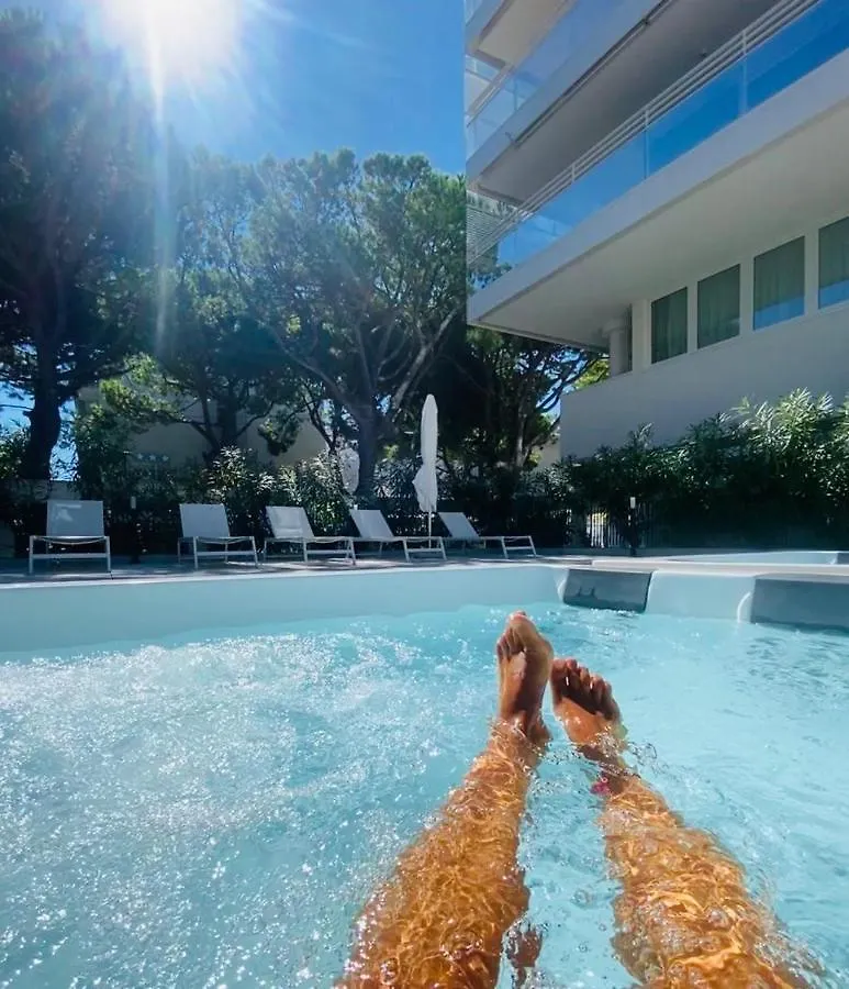Apartment Palm Beach Appartment 80 Mt Dal Mare E Comodo Per Venezia Lido di Jesolo