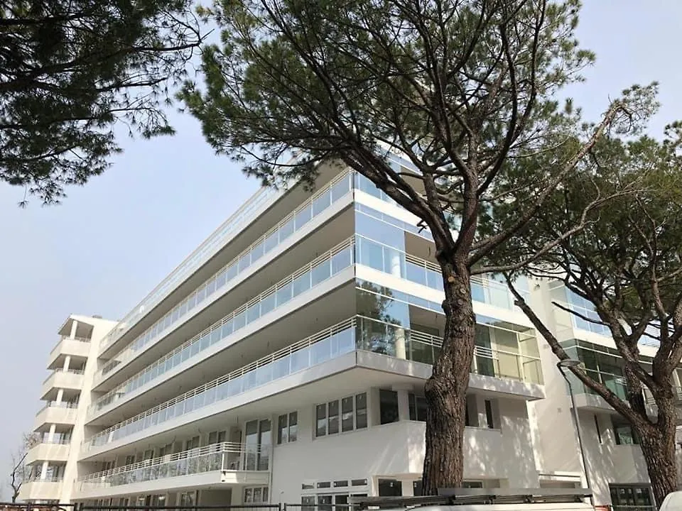 Apartment Palm Beach Appartment 80 Mt Dal Mare E Comodo Per Venezia Lido di Jesolo